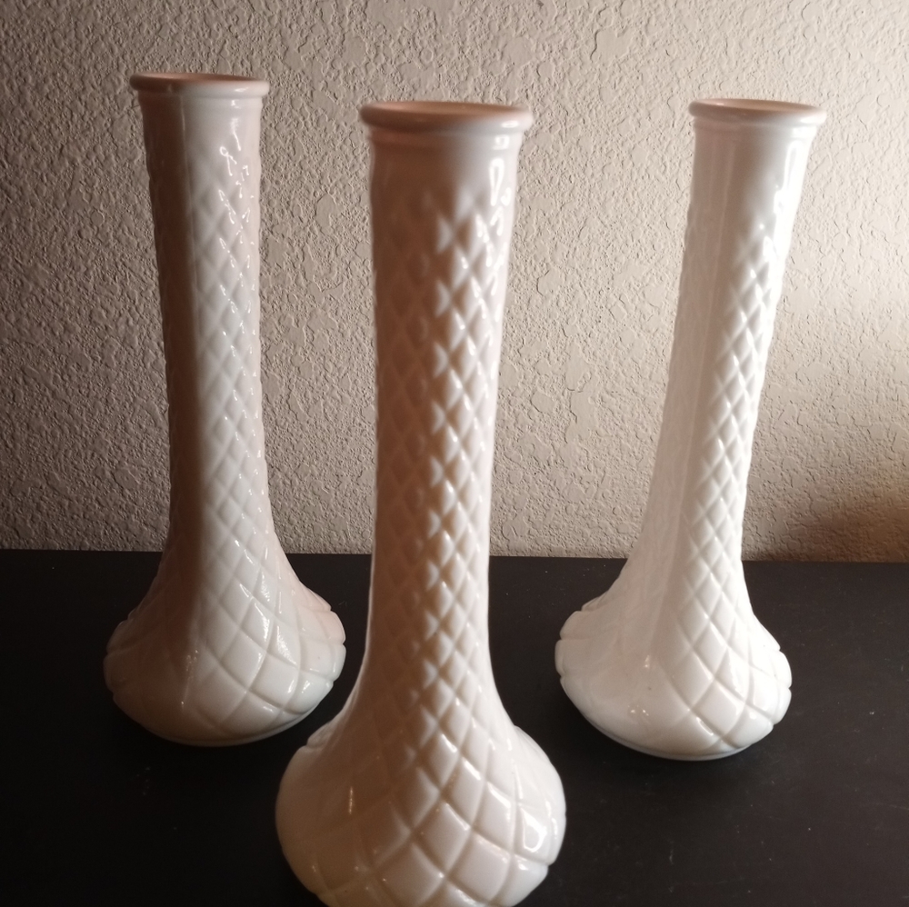 VTG Hoosier Milk Glass Quilted Diamond Pattern 9" Decorative Vase Set of 3.